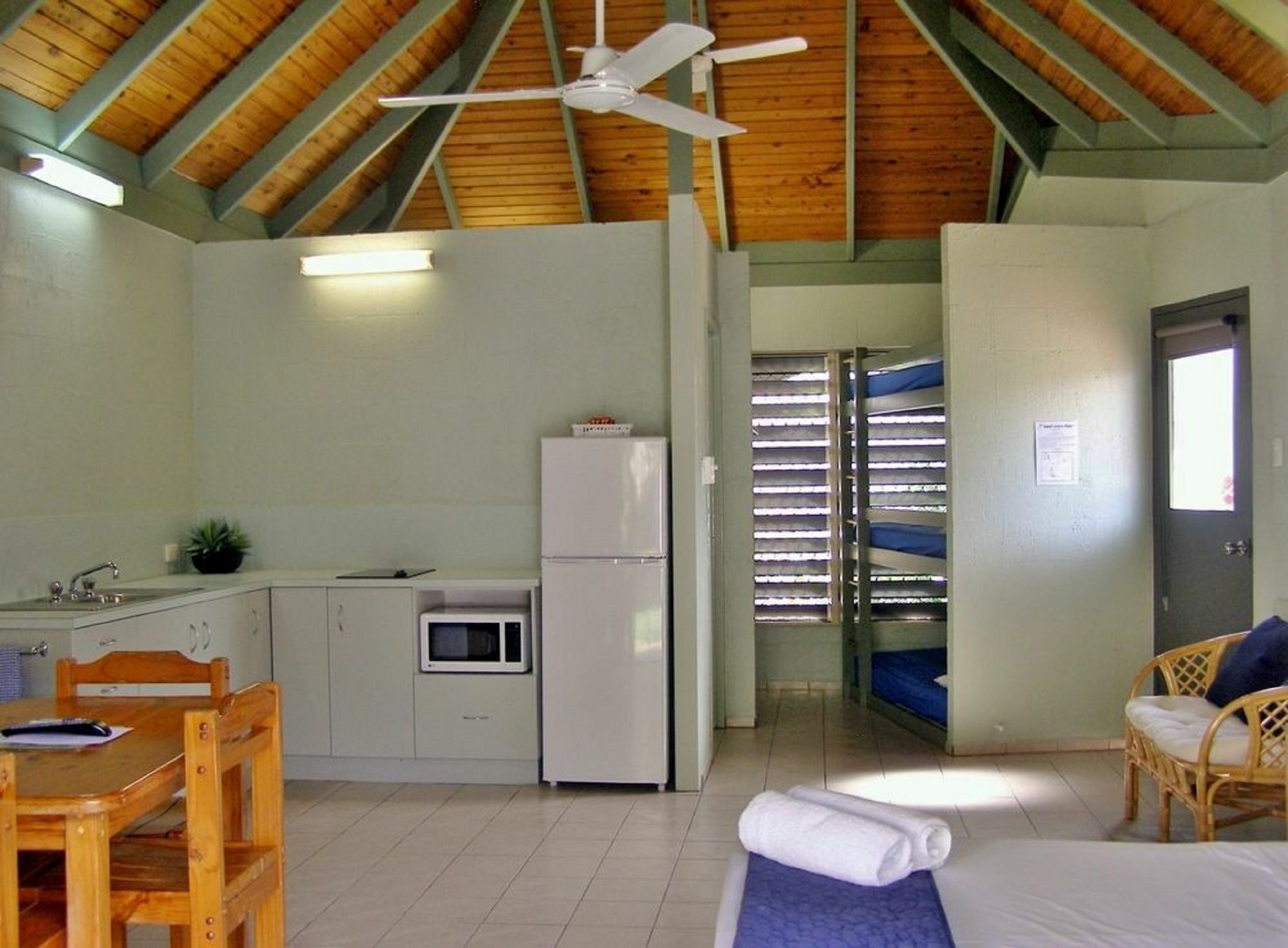Island Leisure Resort Nelly Bay Экстерьер фото